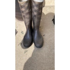 Burberry rain boots